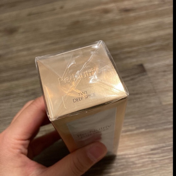 Estée Lauder Re-Nutriv foundation 7w1  deep spice - Picture 2 of 5